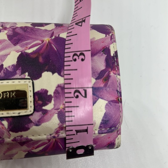 Purple & Cream Floral Leather Wallet By Marc New York - Picture 3 of 13